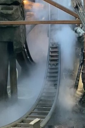 東京ディズニーシーのアトラクション
「レイジングスピリッツ」ミストによるショー効果の実現