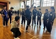 千葉県内の中学校において「出張ダンス教室」を実施しました。