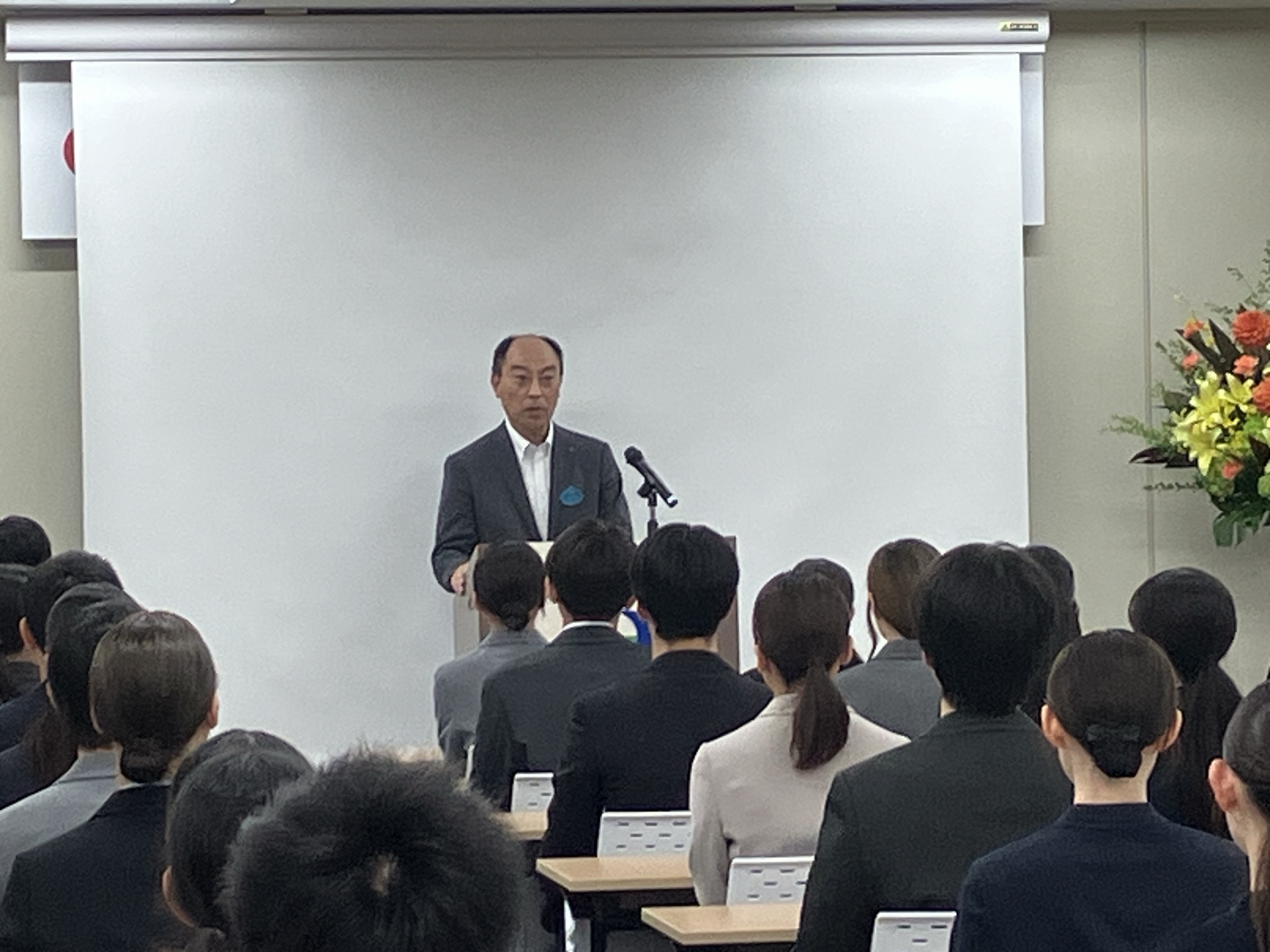 人事本部長の桜井から内定者に向けてメッセージを伝えました